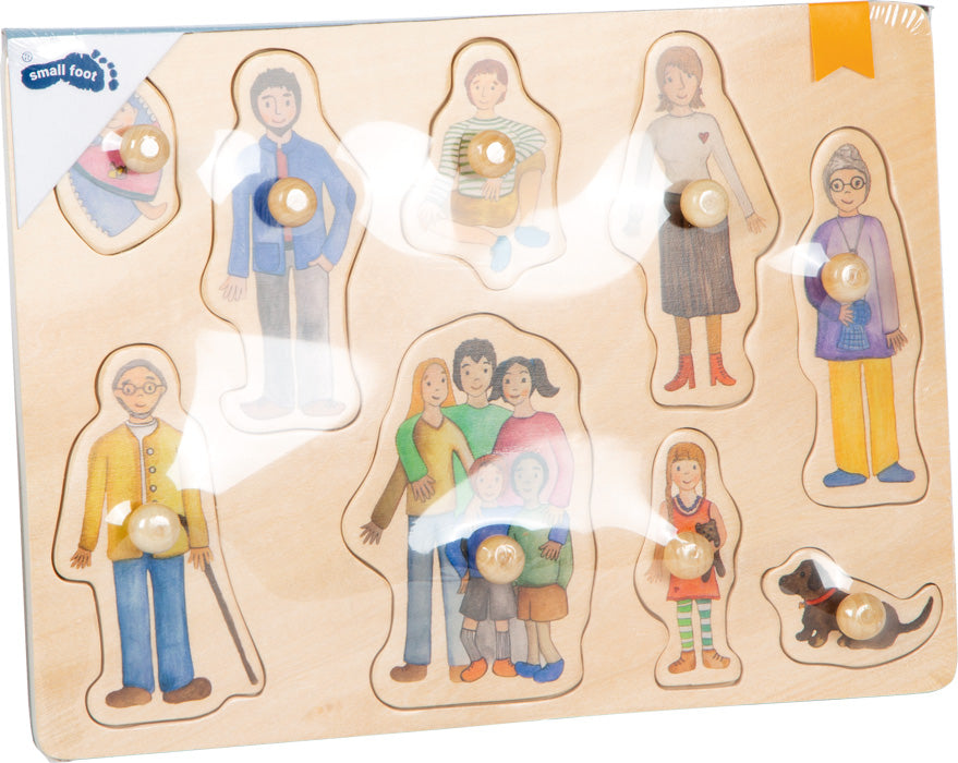 Puzzle Încastru din Lemn cu Butoni "Familia Mea" – Small Foot | Primele Puzzle-uri
