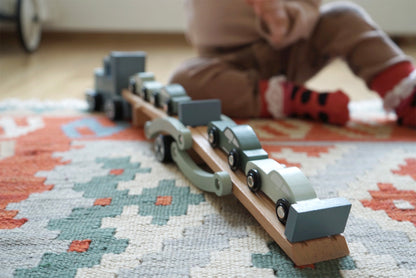 Camion Transportor Auto din Lemn "Chicago" – Small Foot | Include 4 Mașinuțe