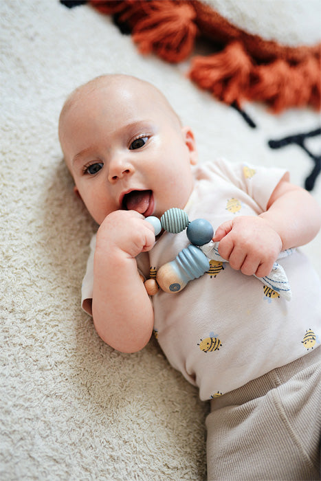 Set Cadou Bebeluși "Seaside" – Small Foot | Zornăitoare, Inel Dentiție & Muselină